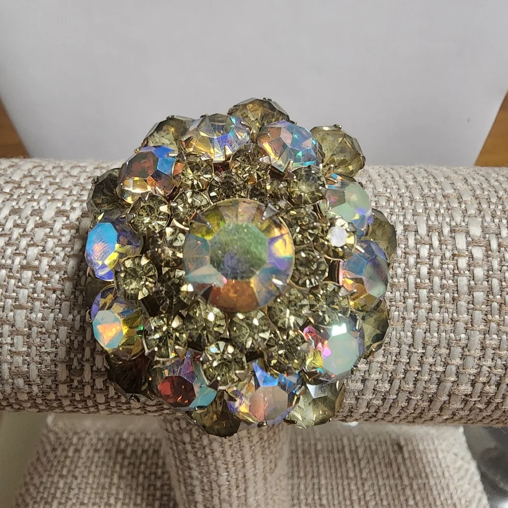Vintage Yellow Aurora Borealis Brooch - Picture 3 of 7